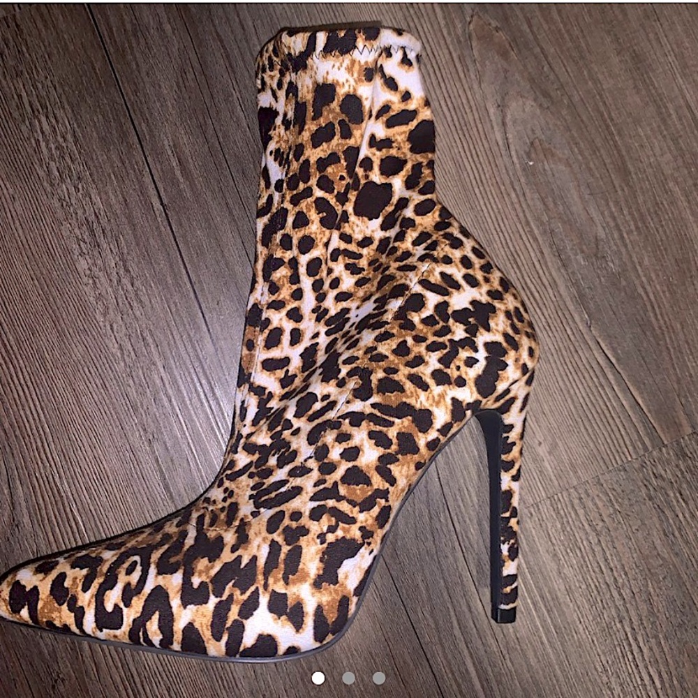 FOREVER 21 leopard-print boots